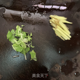 姜丝豆腐鱼汤的做法步骤：1