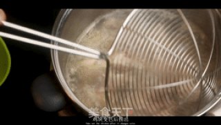 不可错过的新疆大盘鸡，不管是配饭还是配面都是一绝的做法步骤：2