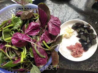 皮蛋苋菜煲的做法步骤：1