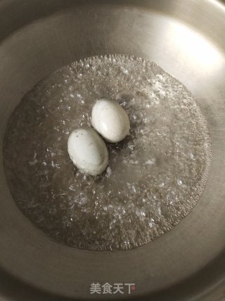 皮蛋苋菜煲的做法步骤：2