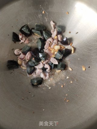 皮蛋苋菜煲的做法步骤：5