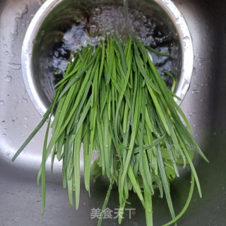 手抓饼版韭菜盒子的做法步骤：2