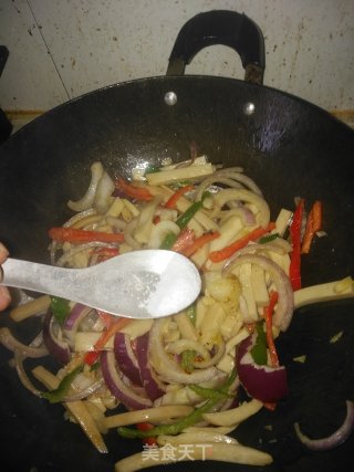杏鲍菇炒千叶豆腐的做法步骤：6