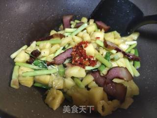 菠萝辣味炒饭的做法步骤：3