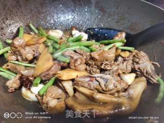 豆角烧鸭肉的做法步骤：9