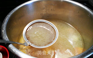 咸猪骨炖苹果汤的做法步骤：4