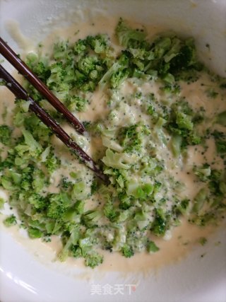 西兰花鸡蛋饼的做法步骤：5