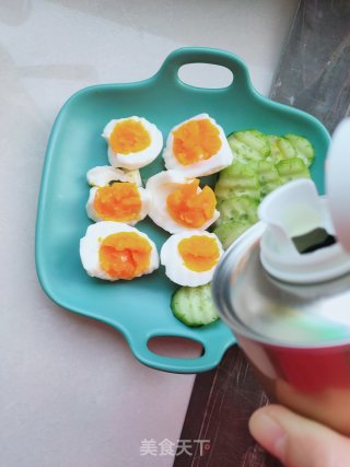 糖醋鸡蛋黄瓜片的做法步骤：6