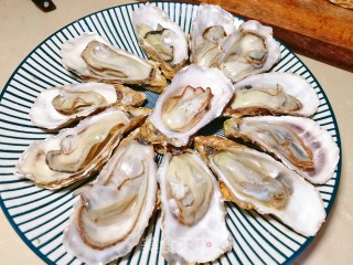 蒜蓉粉丝生蚝的做法步骤：5