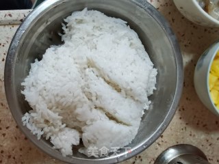 虾仁菠萝炒饭的做法步骤：6