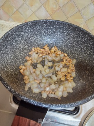 虾仁菠萝炒饭的做法步骤：8