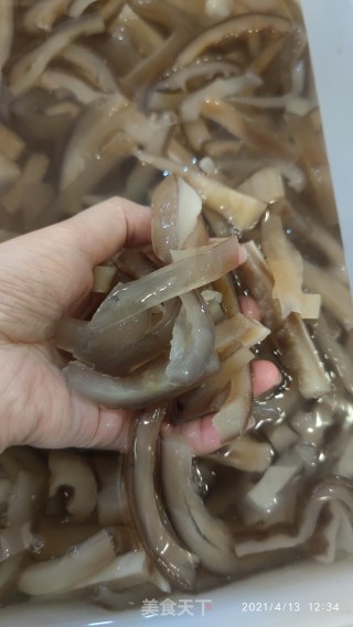 鲨鱼皮羹的做法步骤：1