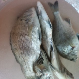 清蒸海福鱼的做法步骤：1