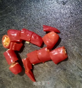 黄瓜炒瘦肉的做法步骤：2