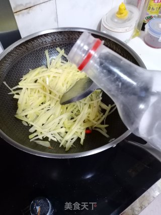 酸辣土豆丝的做法步骤：4