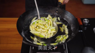 春笋焖鸭的做法步骤：2