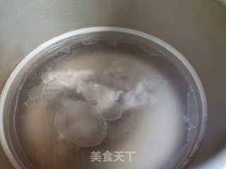 龙骨炖湖藕的做法步骤：4
