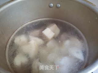 龙骨炖湖藕的做法步骤：5