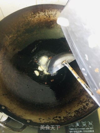 芹菜炒豆干的做法步骤：1