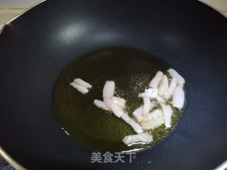 生炒糯米饭的做法步骤：1