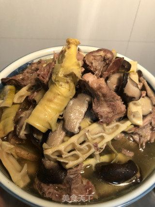 咸笋鸭汤的做法步骤：5