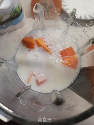 木瓜奶昔的做法步骤：2