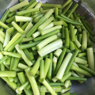 蒜苔炒牛肉的做法步骤：4
