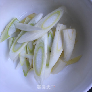 蒜苔炒牛肉的做法步骤：5