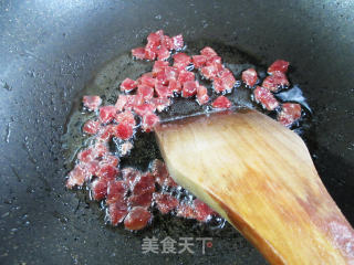 罗汉豆香肠菠萝炒饭的做法步骤：4