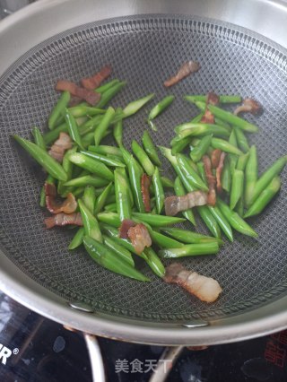 咸肉炒芦笋的做法步骤：10