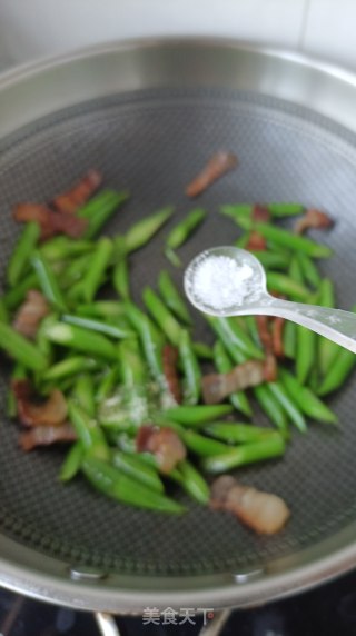 咸肉炒芦笋的做法步骤：12