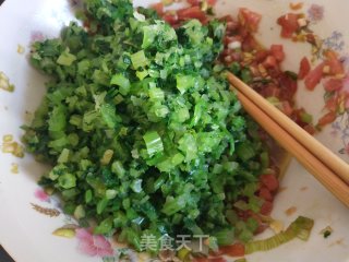 芹菜猪肉锅贴的做法步骤：4
