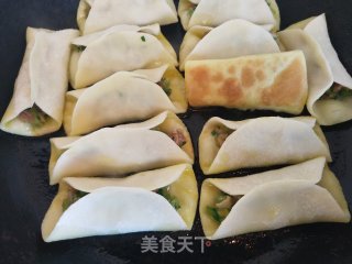 芹菜猪肉锅贴的做法步骤：9