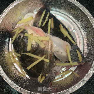 豉汁蒸鱼头的做法步骤：6