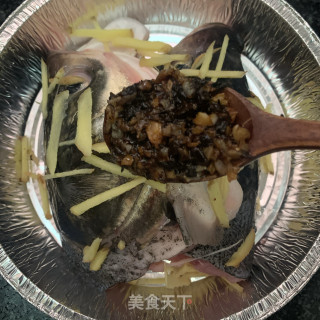 豉汁蒸鱼头的做法步骤：7