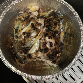 豉汁蒸鱼头的做法步骤：9