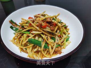 手撕小笋炒肉的做法步骤：10