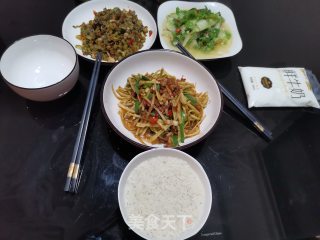 手撕小笋炒肉的做法步骤：11