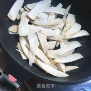 蒜苔炒杏鲍菇的做法步骤：4