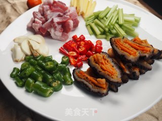 小炒海参的做法步骤：1