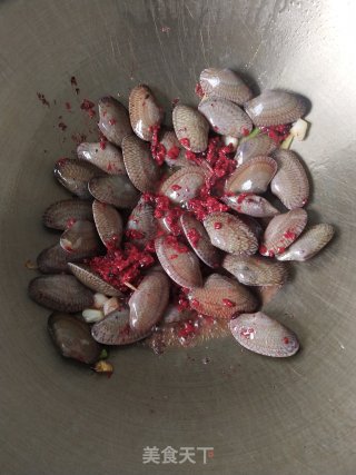 红糟炒油蛤的做法步骤：6