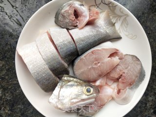 酱烧马友鱼的做法步骤：2