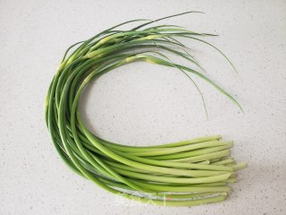 清炒蒜苔的做法步骤：1