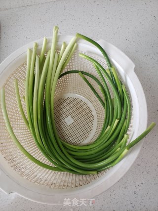 清炒蒜苔的做法步骤：2