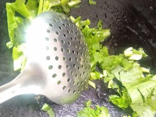 荠菜炒饭的做法步骤：3