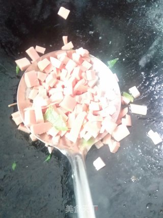 荠菜炒饭的做法步骤：4