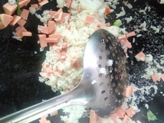 荠菜炒饭的做法步骤：5