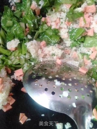 荠菜炒饭的做法步骤：7
