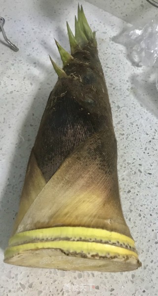 春笋炒肉的做法步骤：1