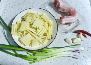 春笋炒肉的做法步骤：7